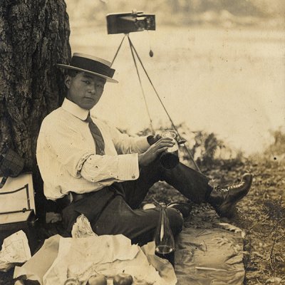 Ichiro Kagiyama, Self portrait in a Sydney Park (1915). Private collection.